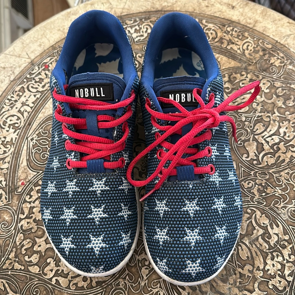 Women's US size 8 NOBULL shoes